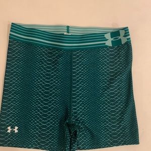 Under Armour girls xs biking athletic short
